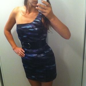 Guess dress new w broken side zipper plus blcdress