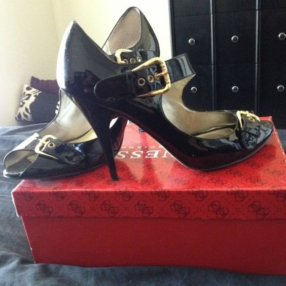 🚫🚫SOLD!!! Guess Heels - Picture 2 of 4