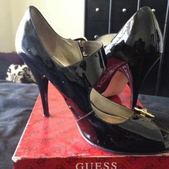 🚫🚫SOLD!!! Guess Heels - Picture 3 of 4