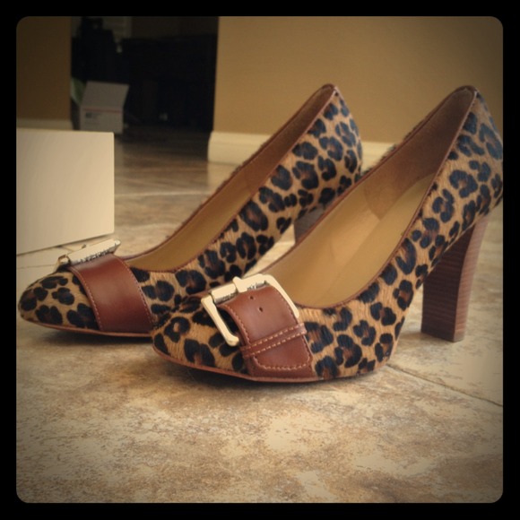 Michael Kors Gwen Belted Pump in Cheetah