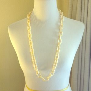 Target Jewelry - Cream Chunky Acrylic Link Necklace Target Jewelry - Cream Chunky Acrylic Link Necklace