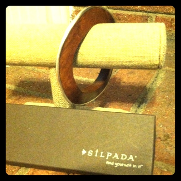 *SOLD** Silpada sterling silver bangle!