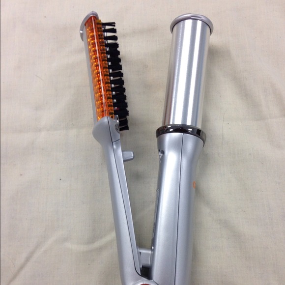 **SOLD to caritoloft**InStyler rotating hot iron