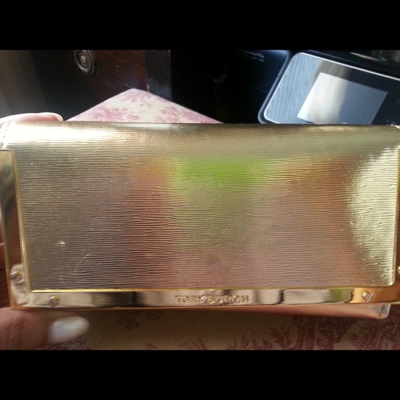 Gold Tory burch sunglass case authentic - Picture 3 of 3