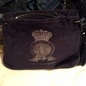 I am selling my Juicy Couture cross body purse.