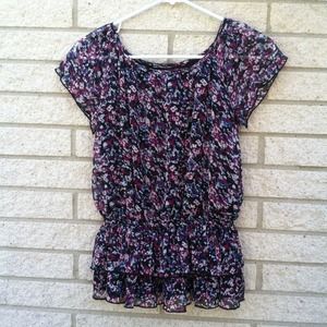 Cute summery ruffled shirt light weight