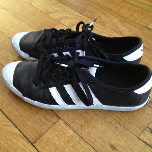 Adidas Sleek Series classic sneakers