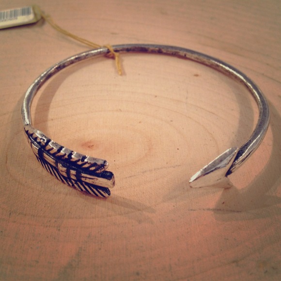 Antique silver arrow bracelet❤ - Picture 1 of 1