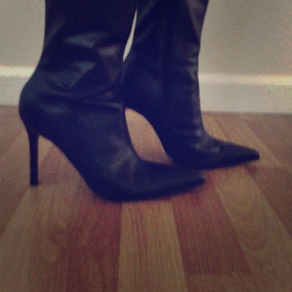 Colin Stuart pointy toe stiletto mid-calf boots