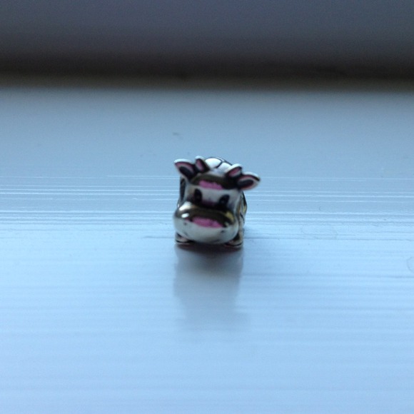 🎀TRADED🎀Pandora Cow Charm *authentic*