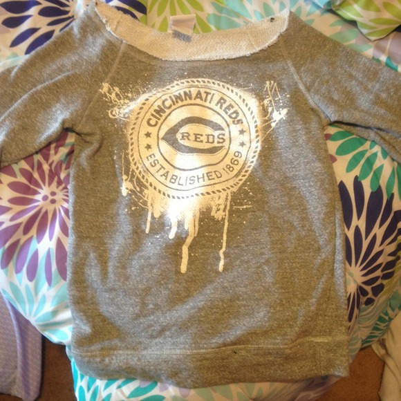 REDUCEDCincinnati Reds off the shoulder sweatshirt