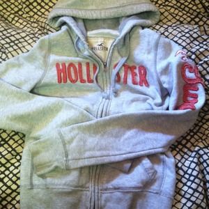 Grey hollister sweatshirt