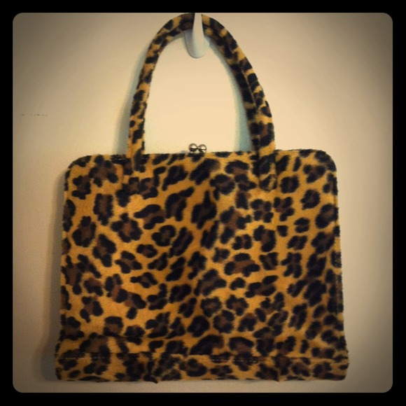 Adorable leopard print bag