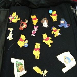 Disney pins pooh and friends