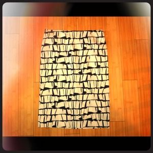 White and cement color pencil skirt