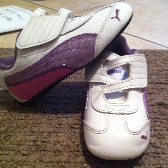 SOLD 💜 Puma Sneakers 💜