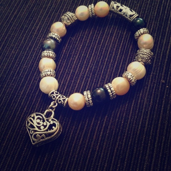 💢PRICECUT💢Heart charm bracelet - pink