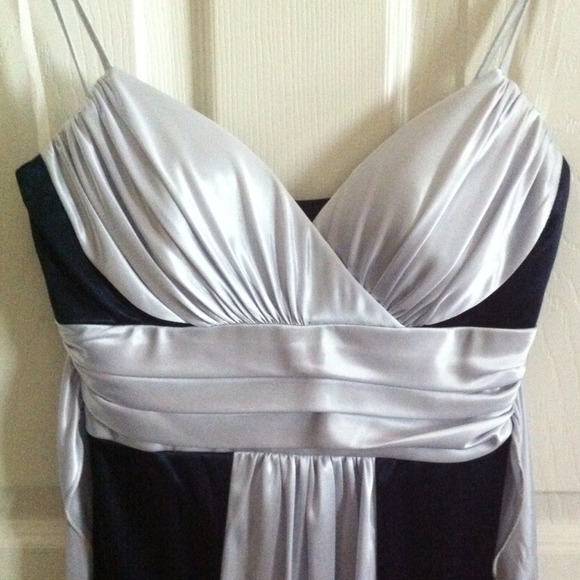 Elegant cocktail dress - Picture 2 of 2