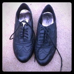 Black lace up shoes