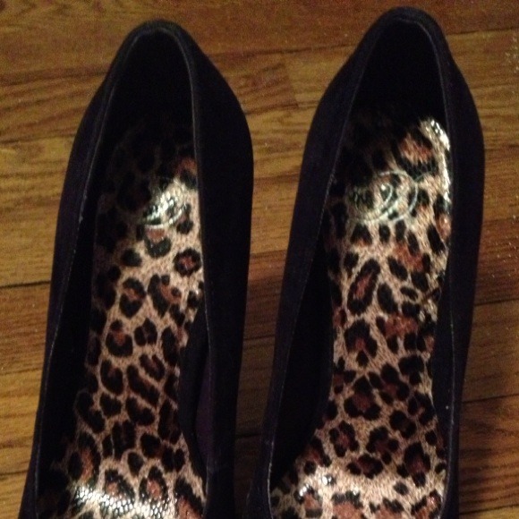 🚫Traded!🚫 Cin_me Dark purple high heel pumps!