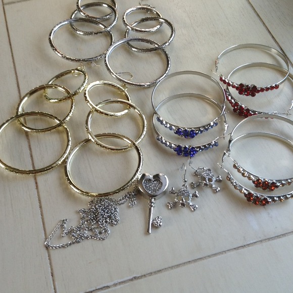 SALE🌸🌷 2.00 🌷🌸Fashion jewelry🌸🌷SALE...