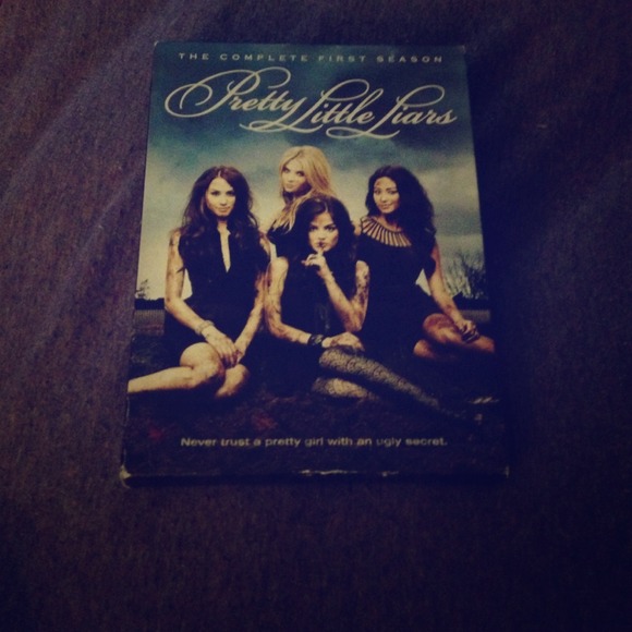 S1 of Pretty Little Liars