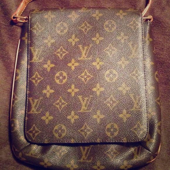 HANDBAG