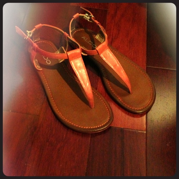 ❌SOLD Aldo coral t strap sandals!
