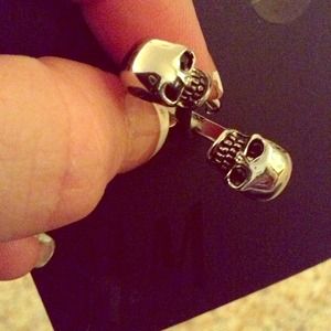 H&M skull open ring.