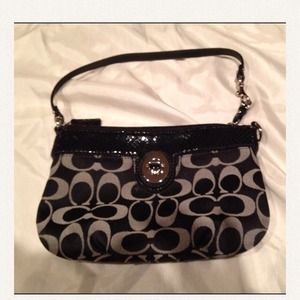 ☀️☀️SOLD☀️☀️Coach wristlet