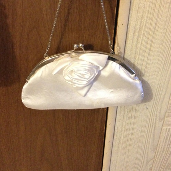 White rosé clutch