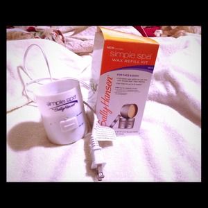 Wax warmer with 2 stripless wax