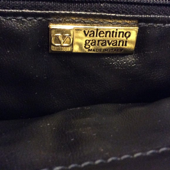 Garavani Valentino signature clutch like new - Picture 4 of 4