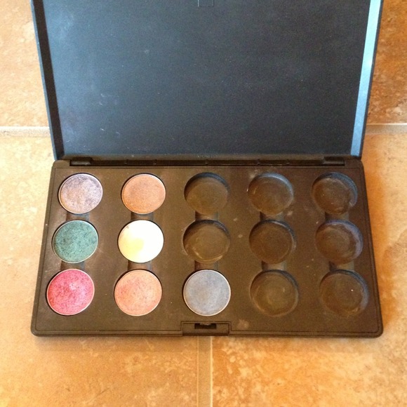 Bundle. 2 Mac pallets.