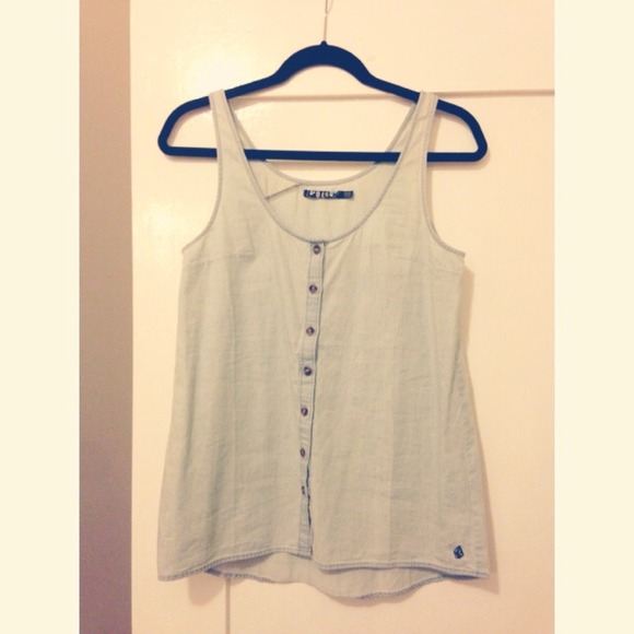 SOLD❌Volcom light denim tank