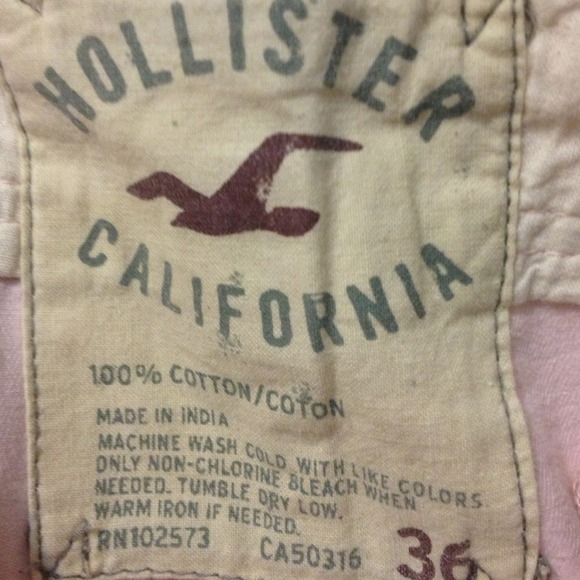 Holister - Picture 2 of 4