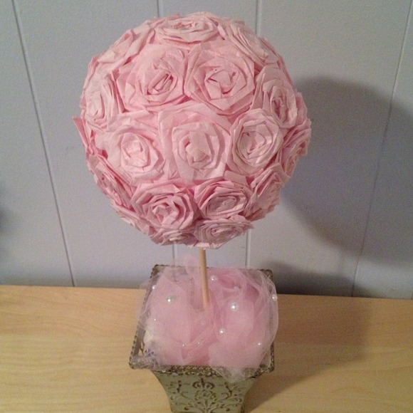 I Make Gorgeous Rosé Topiaries - Picture 2 of 4