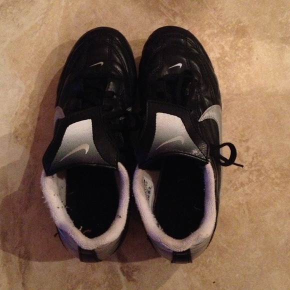 Soccer cleats