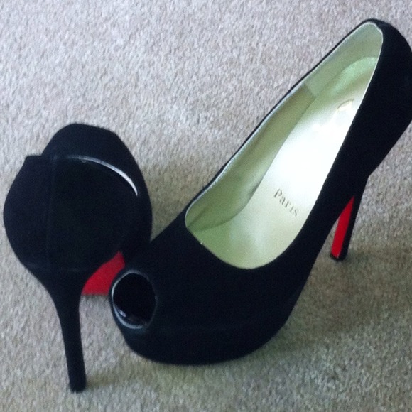 Beautiful black six in heel - Picture 1 of 1
