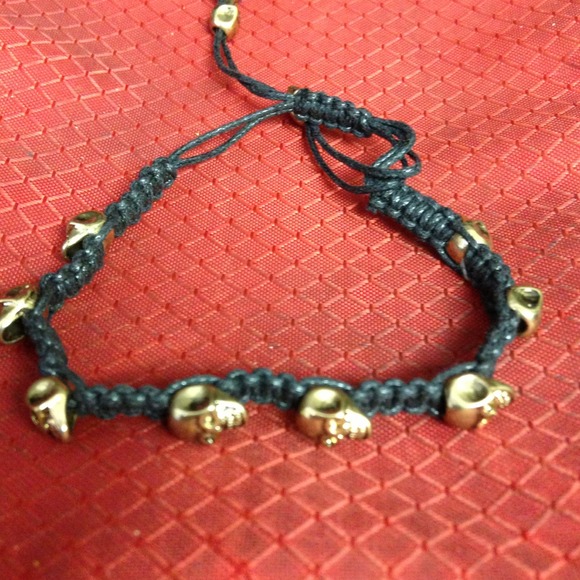 Skull Bracelet (10) skulls Total - Picture 4 of 4