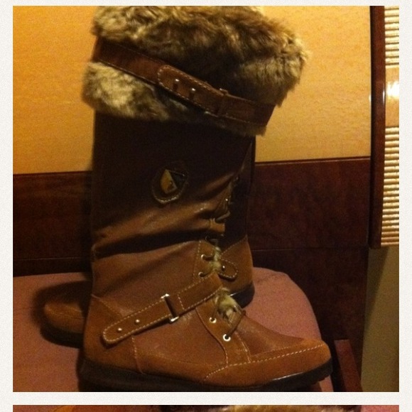 Bundle of two boots and top