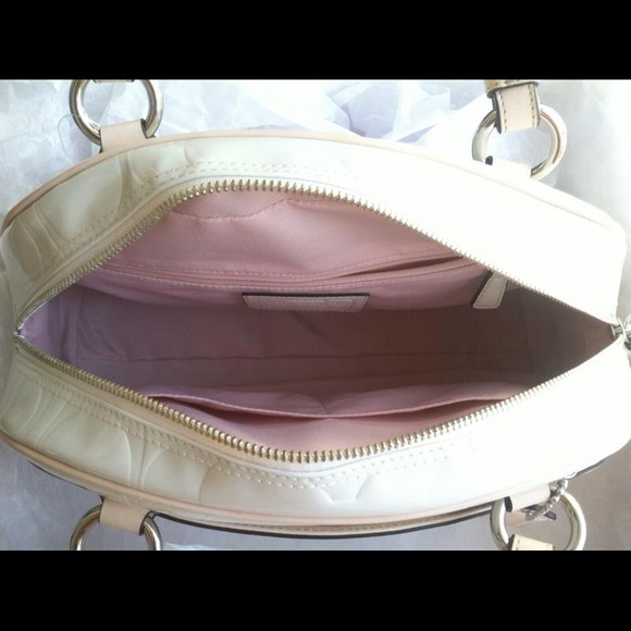 ♥Sold♥Authentic patent Coach - Picture 2 of 3