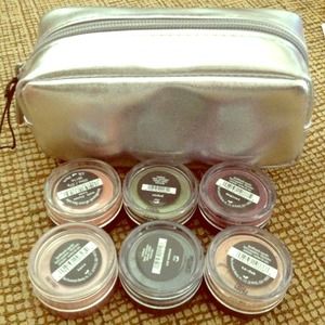 BUNDLED-BareMinerals! 6 Shadows & bag!!!