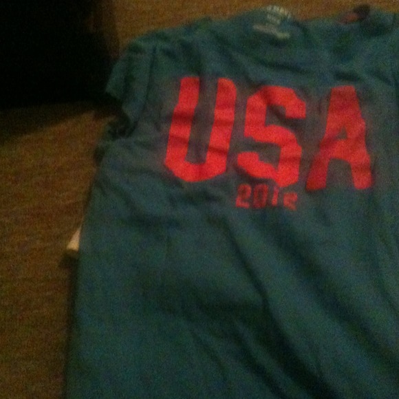 Old navy tee
