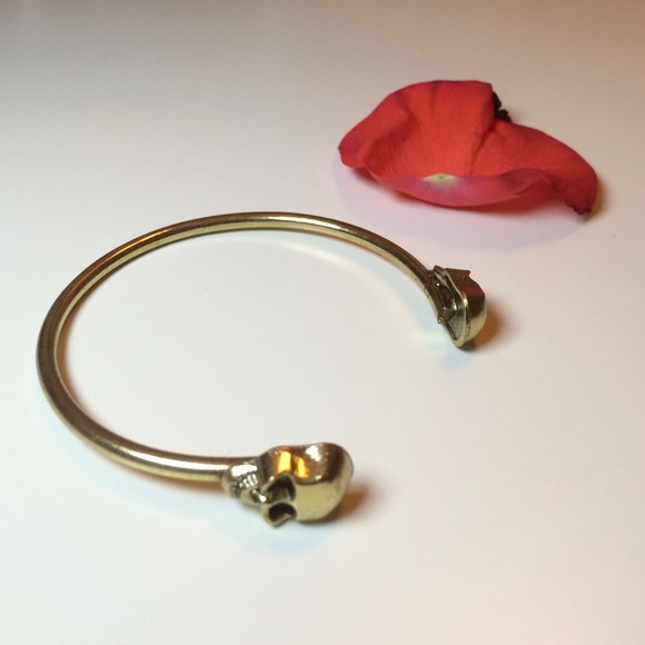 Jewelry - 🍂Rusty Metal Gold Skeleton Head Bracelet🍂