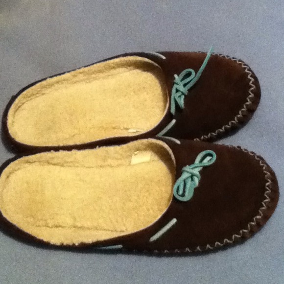 💚SOLD💚 LL Bean Suede & Lambswool Slippers Medium - Picture 2 of 3