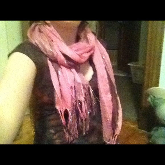 🚫Traded!🚫pink scarf! @scat52
