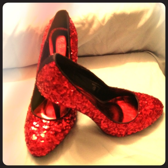 SOLD IN BUNDLE******Size 10 ladies skinny heel.
