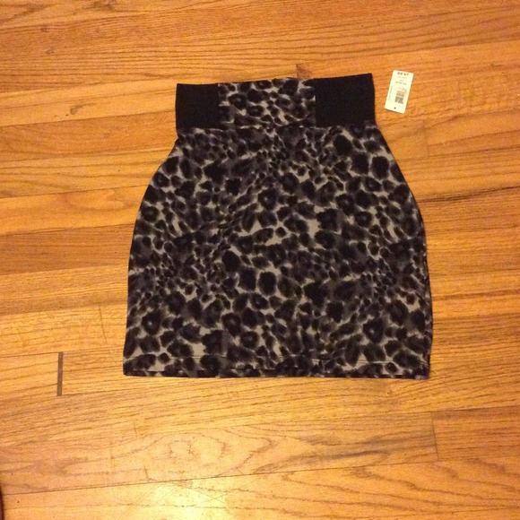 Leopard pencil/body con skirt