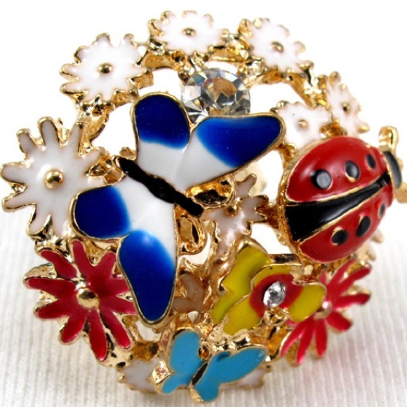 Jewelry - Make an Offer! Beautiful LadyBug Ring